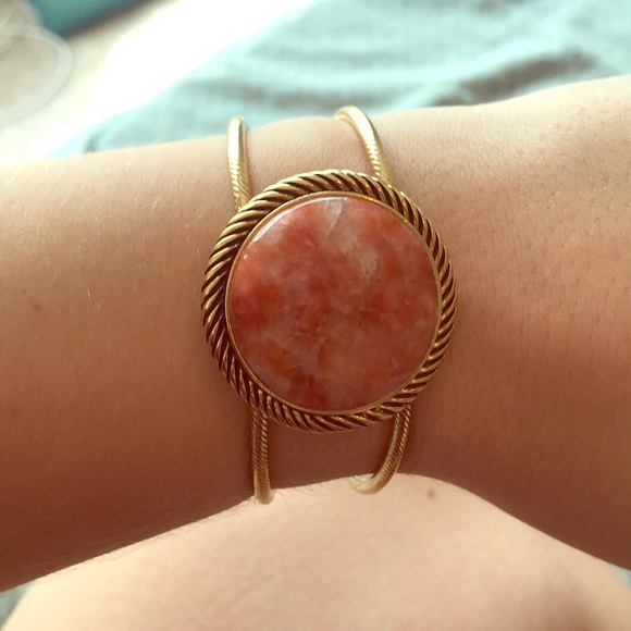 Jewelry - Red/orange stone and gold cuff